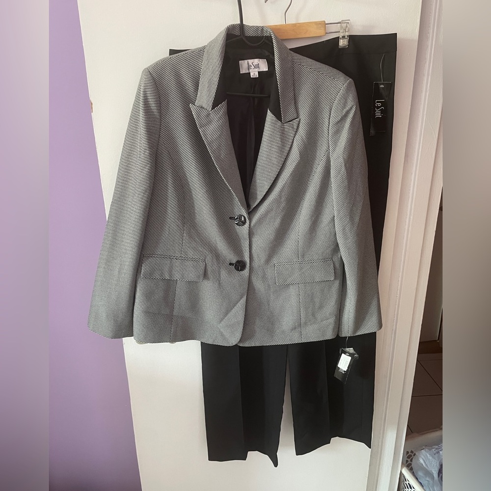 NWT Le Suit Fairlakes Black/White Pantsuit 18